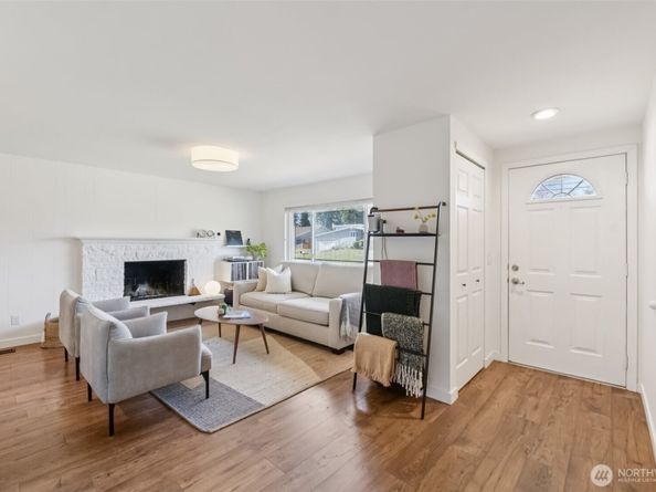 16602 126th Avenue SE, Renton WA 98058