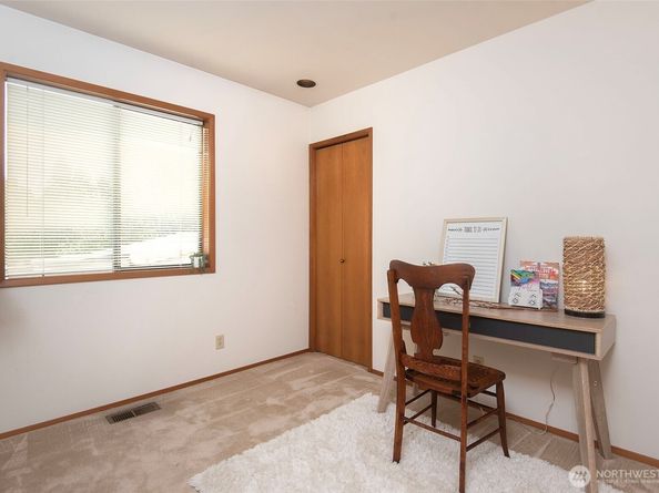 21028 36th Place W, Lynnwood WA 98036