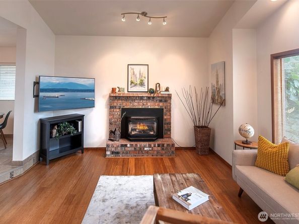 21028 36th Place W, Lynnwood WA 98036