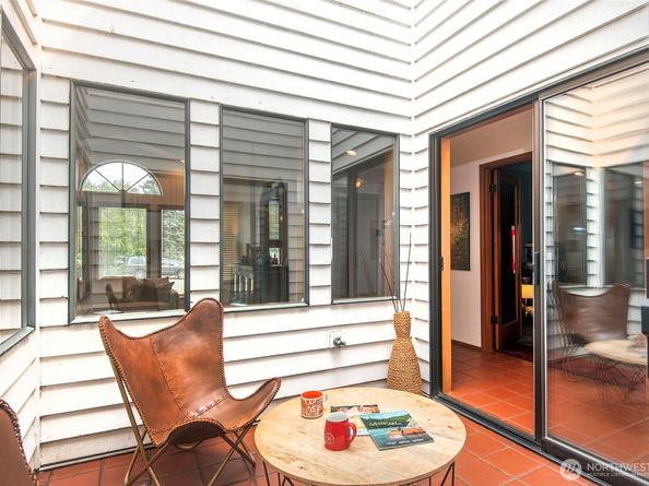 21028 36th Place W, Lynnwood WA 98036