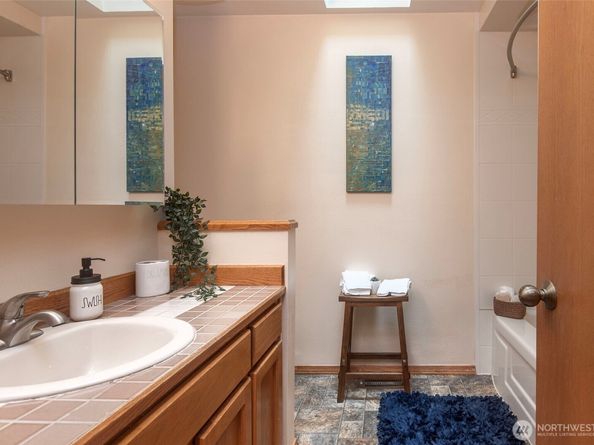 21028 36th Place W, Lynnwood WA 98036