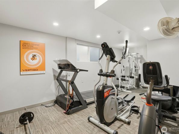 705 E Republican Street  403, Seattle WA 98102