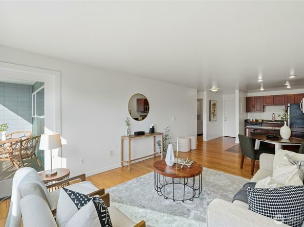 705 E Republican Street  403, Seattle WA 98102