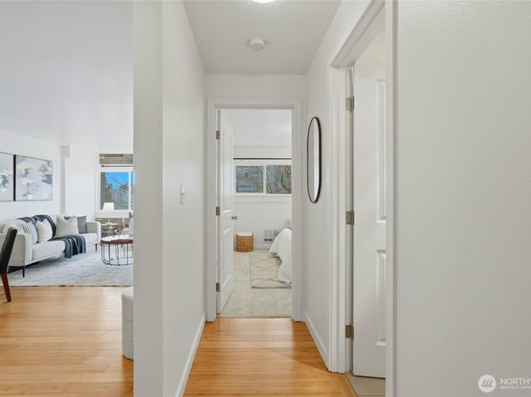 705 E Republican Street  403, Seattle WA 98102