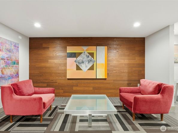 705 E Republican Street  403, Seattle WA 98102