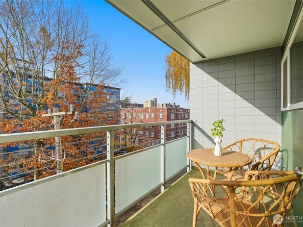 705 E Republican Street  403, Seattle WA 98102