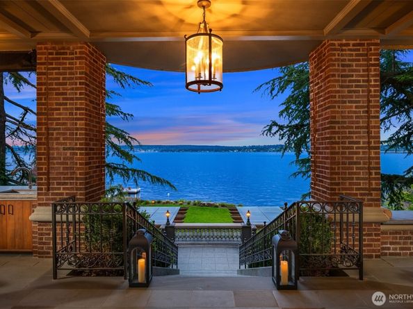 3038 E Laurelhurst Drive NE, Seattle WA 98105