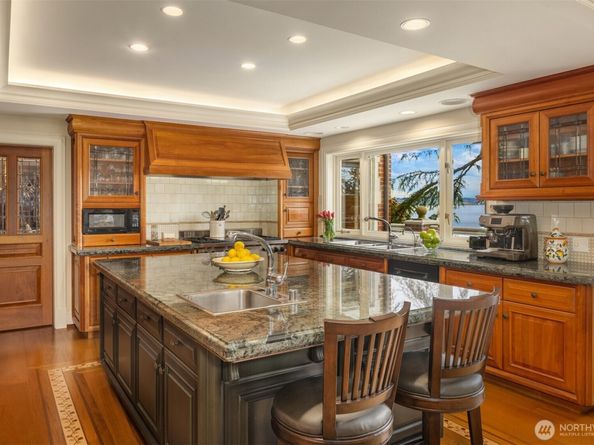 3038 E Laurelhurst Drive NE, Seattle WA 98105