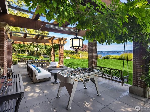 3038 E Laurelhurst Drive NE, Seattle WA 98105