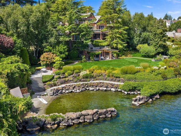 3038 E Laurelhurst Drive NE, Seattle WA 98105