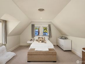 3038 E Laurelhurst Drive NE, Seattle WA 98105