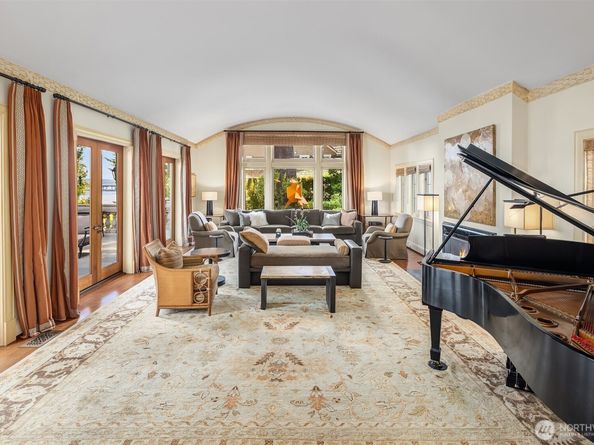 3038 E Laurelhurst Drive NE, Seattle WA 98105