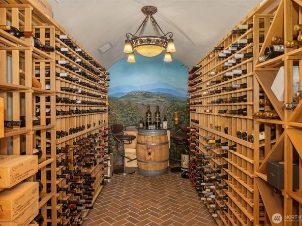 3038 E Laurelhurst Drive NE, Seattle WA 98105