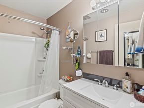 13229 Linden Avenue N B306, Seattle WA 98133