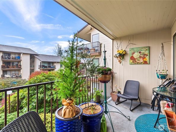 13229 Linden Avenue N B306, Seattle WA 98133