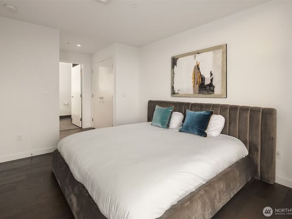 188 Bellevue Way NE 707, Bellevue WA 98004