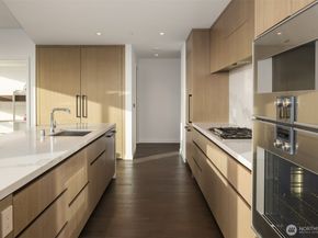 188 Bellevue Way NE 707, Bellevue WA 98004