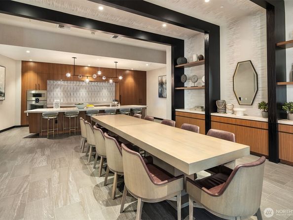 188 Bellevue Way NE 707, Bellevue WA 98004