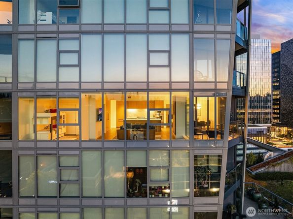 188 Bellevue Way NE 707, Bellevue WA 98004