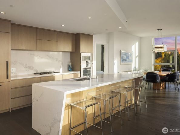 188 Bellevue Way NE 707, Bellevue WA 98004