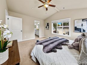 1528 211th Place NE, Sammamish WA 98074