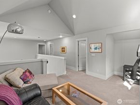 1727 Nile Avenue NE, Renton WA 98059