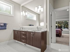 1727 Nile Avenue NE, Renton WA 98059