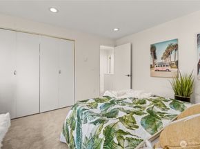 1218 101st Place NE, Bellevue WA 98004