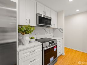 1218 101st Place NE, Bellevue WA 98004