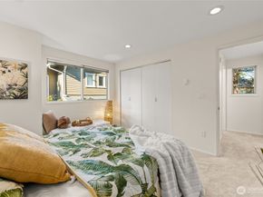 1218 101st Place NE, Bellevue WA 98004