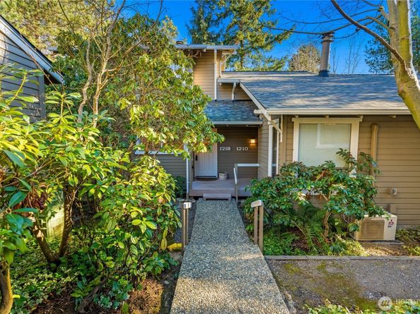 1218 101st Place NE, Bellevue WA 98004