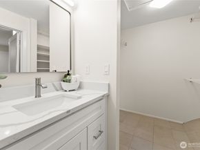 1218 101st Place NE, Bellevue WA 98004