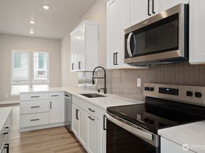 6611 S 128th Street, Seattle WA 98178