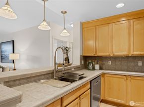 55 Williams Avenue S 203, Renton WA 98057