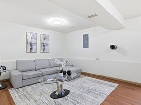 20527 132nd Avenue SE, Kent WA 98042