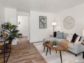 6910 150th Avenue NE, Redmond WA 98052