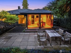 1207 26th Avenue E, Seattle WA 98112
