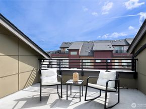 935 7th Avenue NE 17.3, Issaquah WA 98029