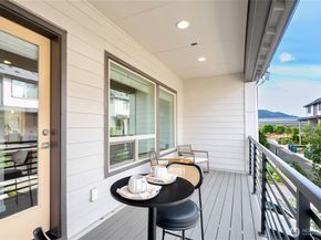 935 7th Avenue NE 17.3, Issaquah WA 98029