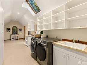 8281 W Mercer Way, Mercer Island WA 98040