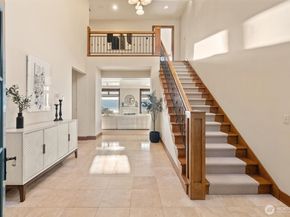 8281 W Mercer Way, Mercer Island WA 98040