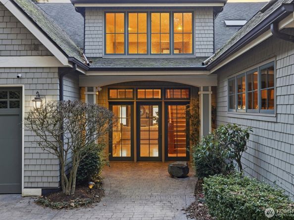 8281 W Mercer Way, Mercer Island WA 98040