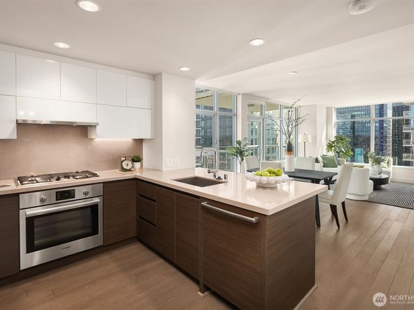 583 Battery Street 3002N, Seattle WA 98121