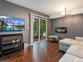 5589 Lakemont Boulevard SE 1702, Bellevue WA 98006