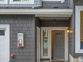 5589 Lakemont Boulevard SE 1702, Bellevue WA 98006