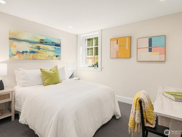 2561 10th Avenue W, Seattle WA 98119