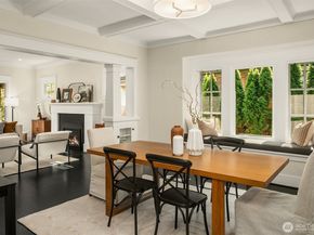 2561 10th Avenue W, Seattle WA 98119
