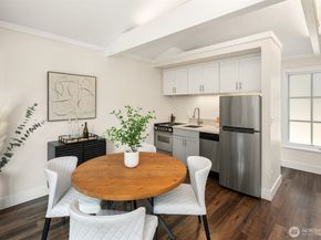 2561 10th Avenue W, Seattle WA 98119
