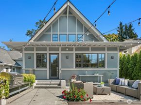 2561 10th Avenue W, Seattle WA 98119