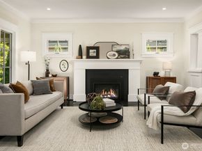 2561 10th Avenue W, Seattle WA 98119